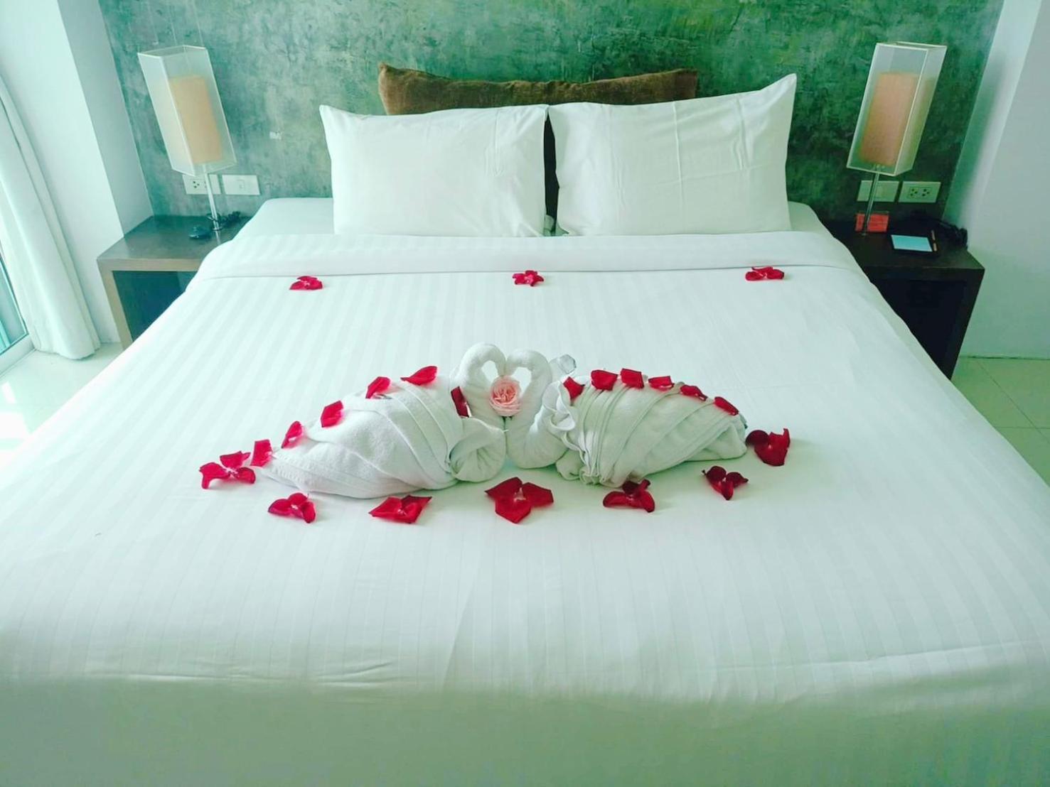 The Album Hotel Patong Eksteriør billede